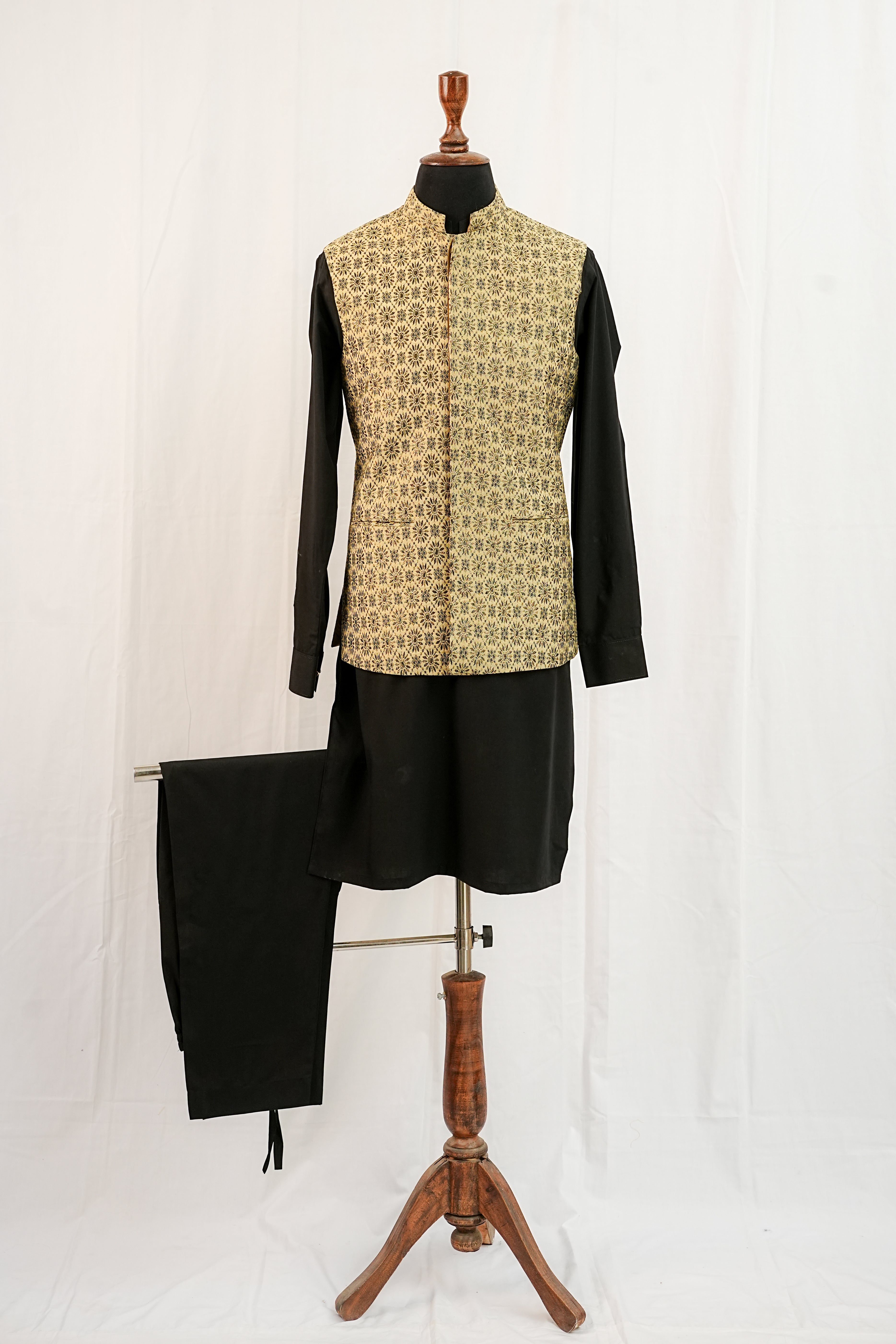 SELF JAMAWAR WAIST COAT