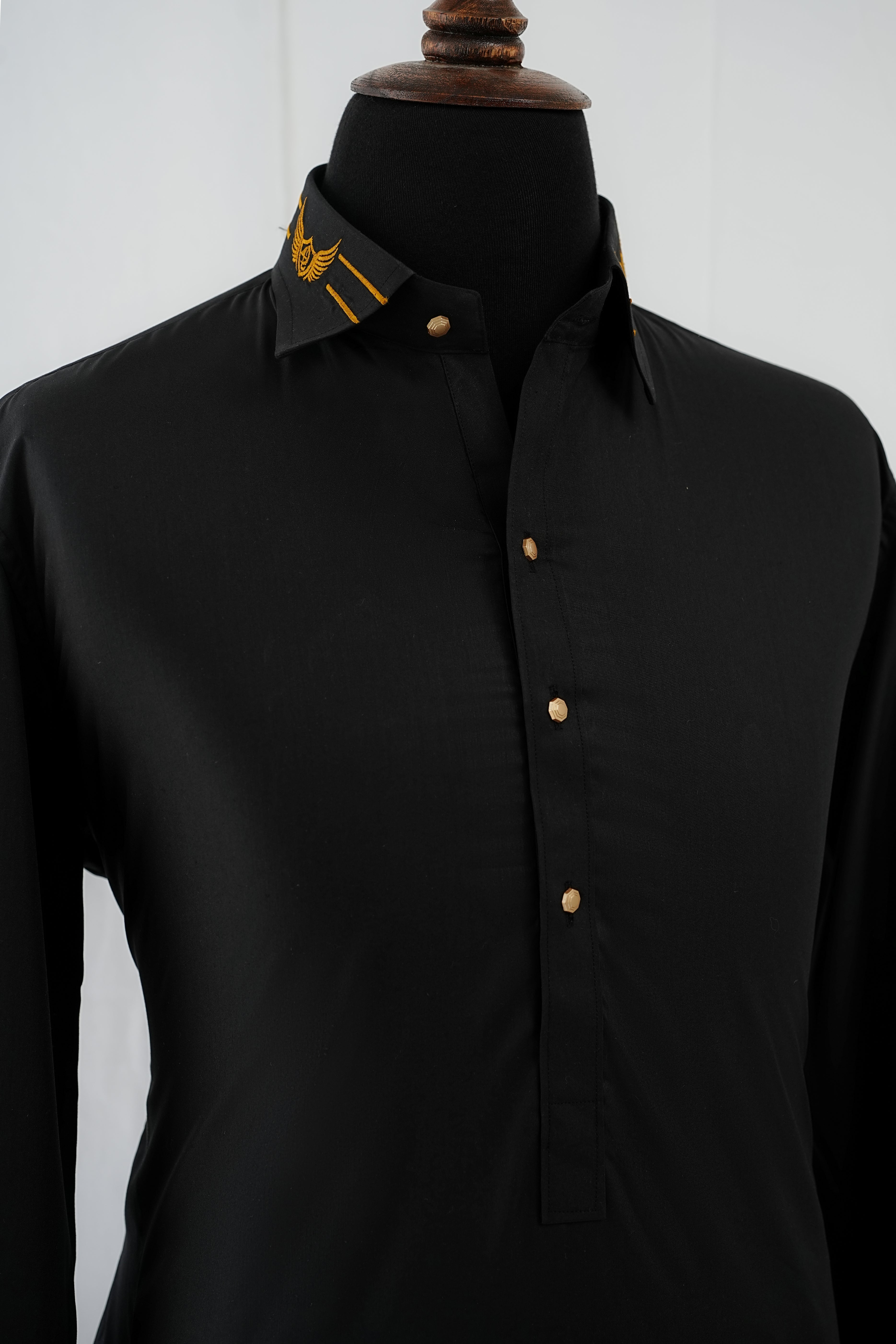 SIGNATURE COLLAR KURTA TROUSER